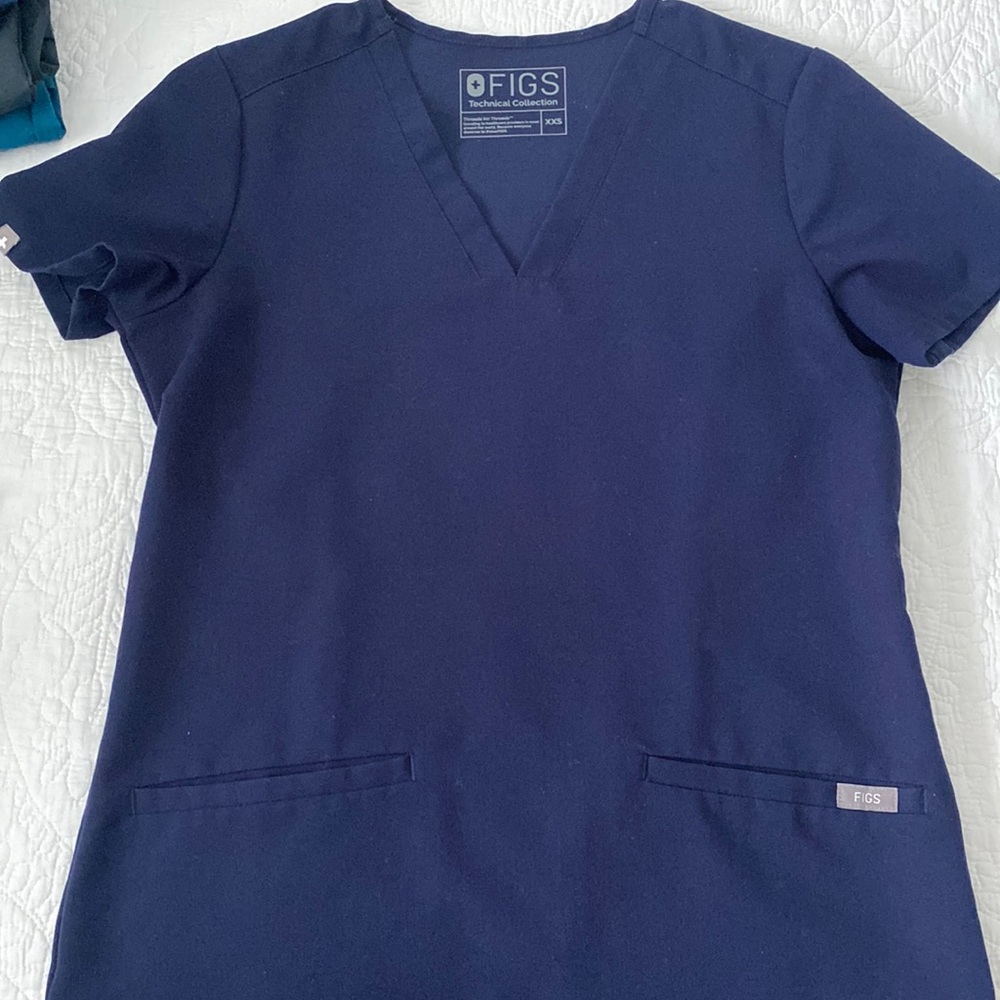 Figs Casma Three Pocket Scrub Top - XXS